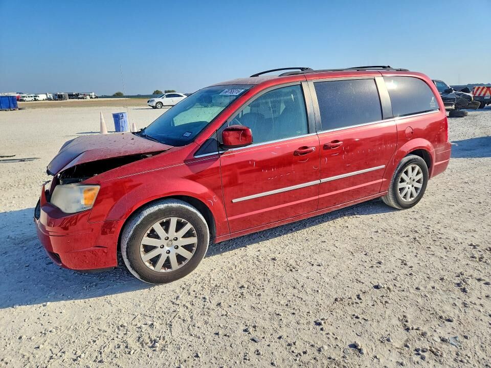 2010 CHRYSLER Town and Country