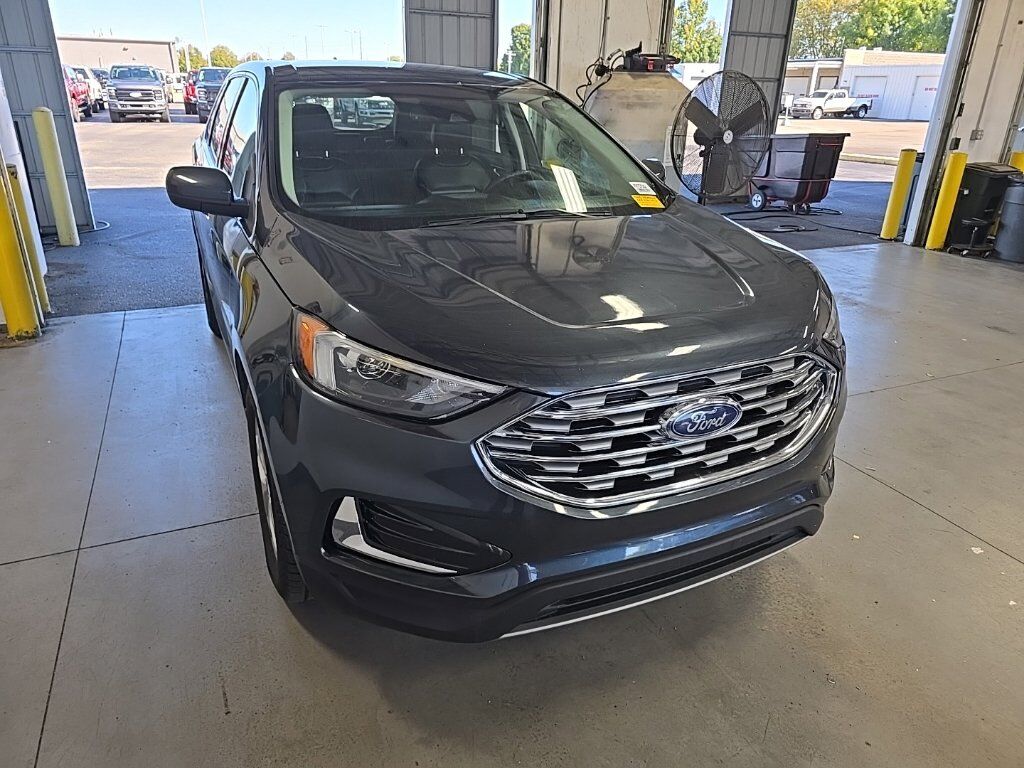 2022 FORD Edge