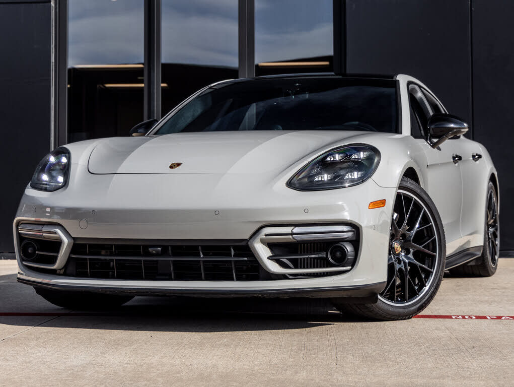 2022 PORSCHE Panamera