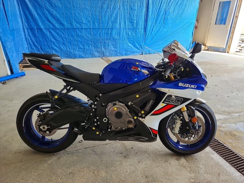 2026 SUZUKI GSX-R750
