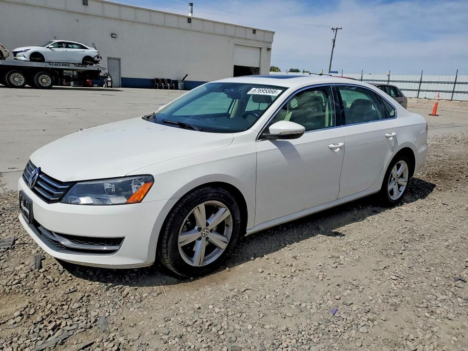 2012 VOLKSWAGEN Passat