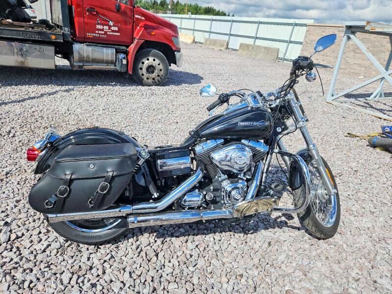 2013 HARLEY DAVIDSON Dyna Super Glide Custom