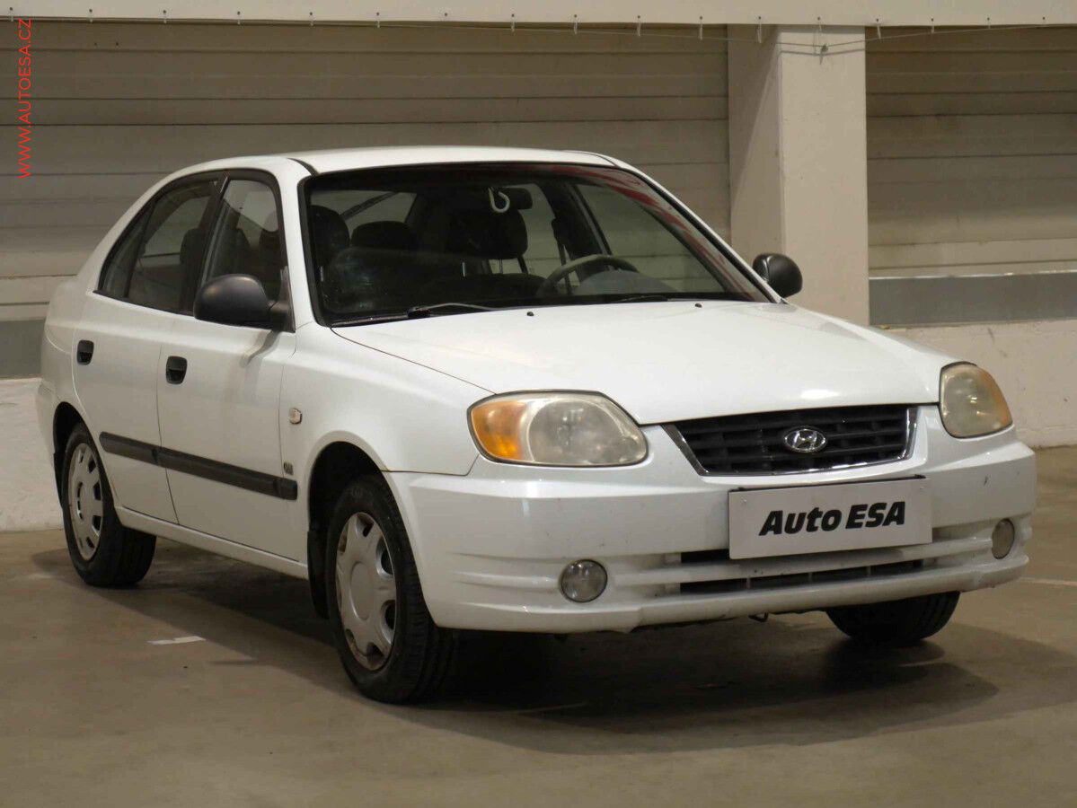 2003 HYUNDAI Accent