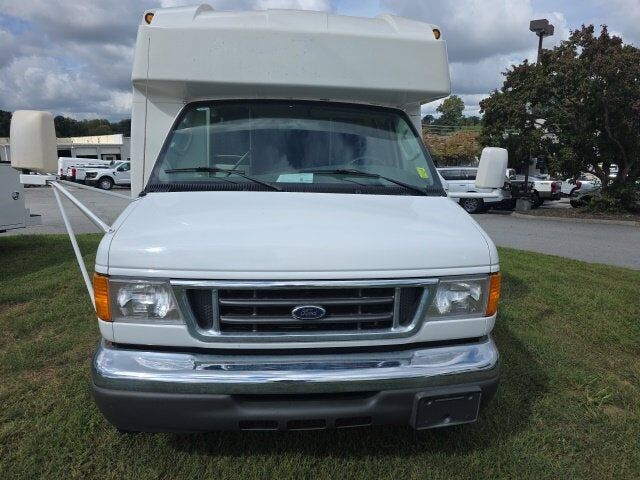 2006 FORD E-450