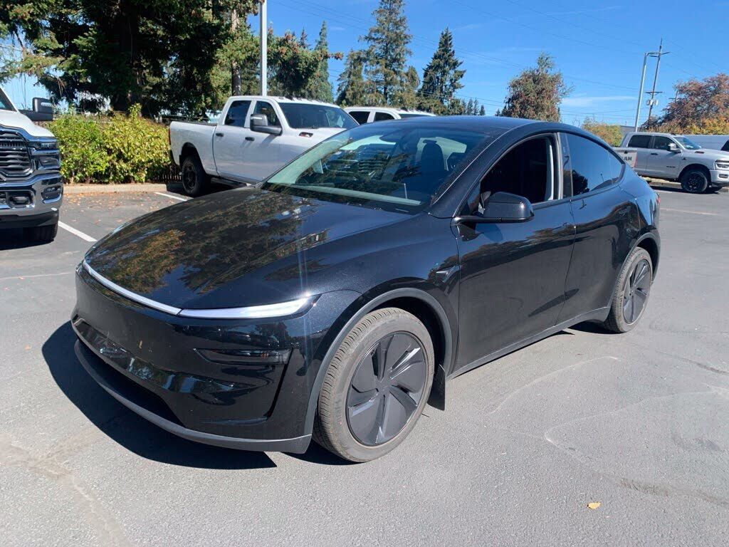 2026 TESLA Model Y