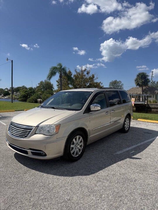 2012 CHRYSLER Town and Country