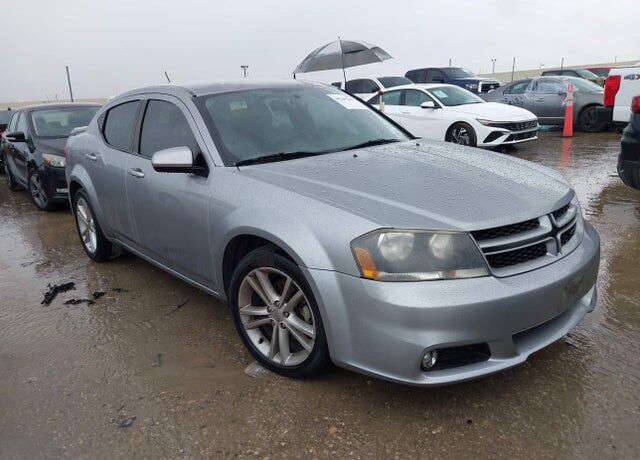 2013 DODGE Avenger