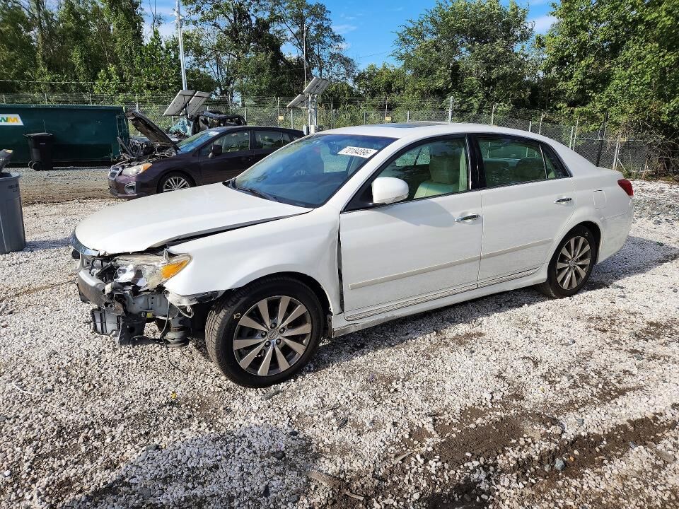 2011 TOYOTA Avalon