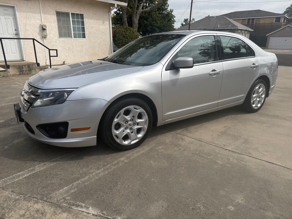 2011 FORD Fusion