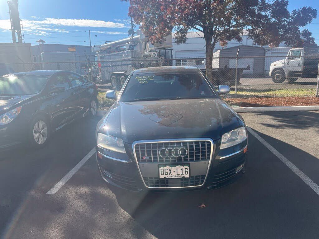 2008 AUDI S8