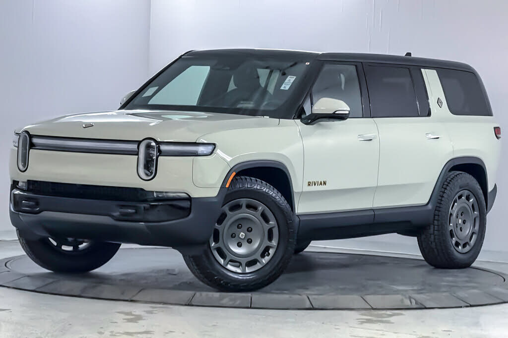 2025 RIVIAN R1S