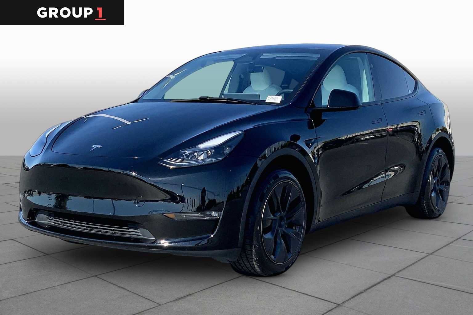 2024 TESLA Model Y