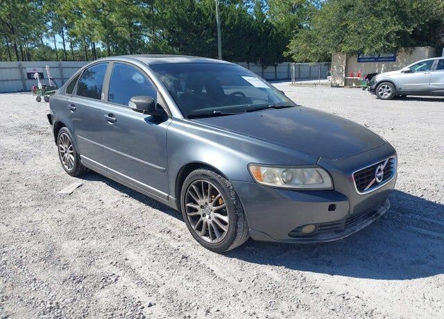 2011 VOLVO S40