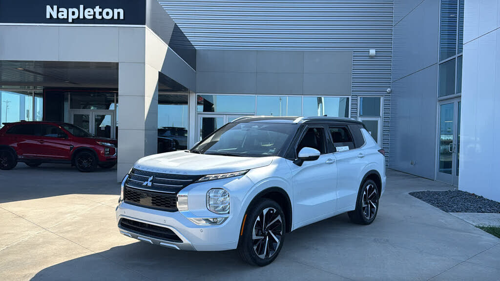 2024 MITSUBISHI Outlander