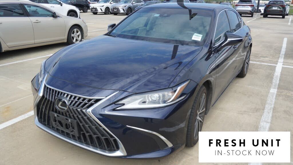 2024 LEXUS ES