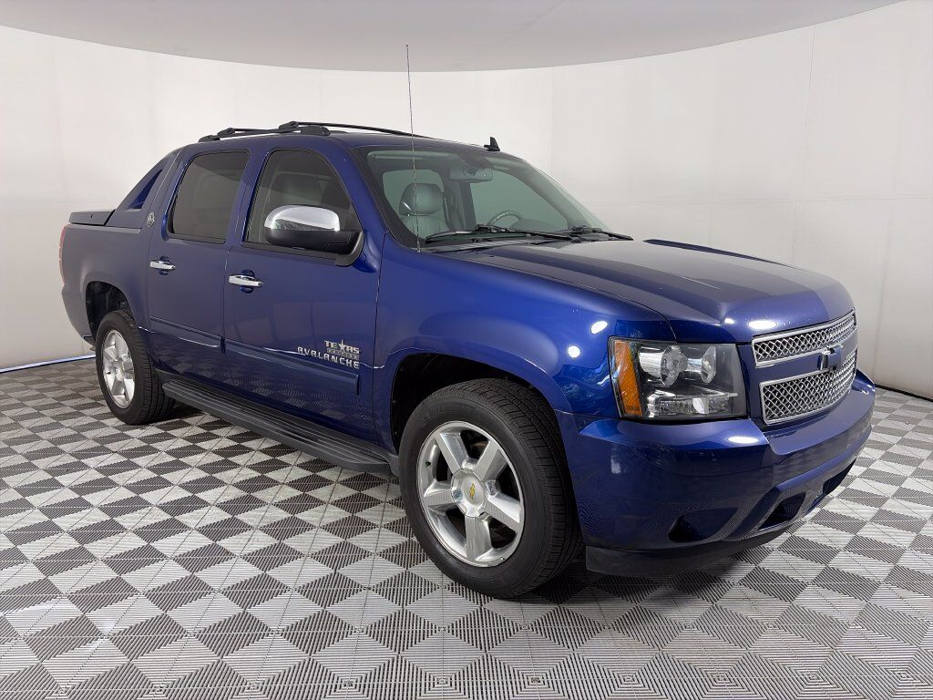 2013 CHEVROLET Avalanche