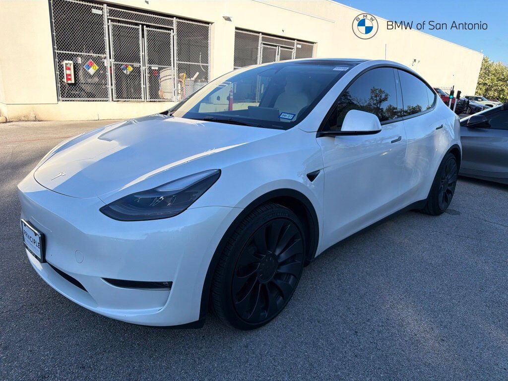 2024 TESLA Model Y