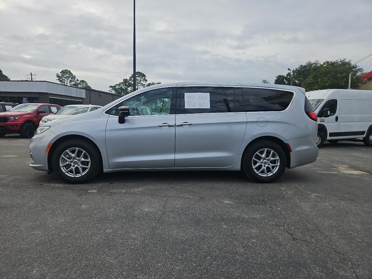 2024 CHRYSLER Pacifica