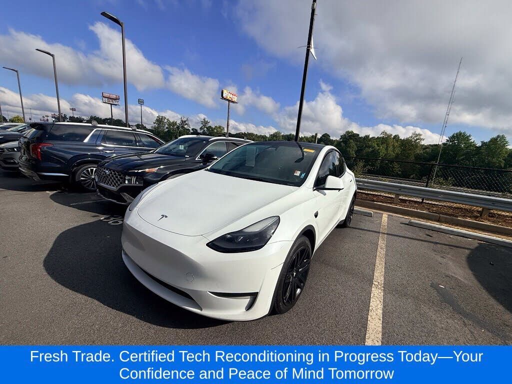2024 TESLA Model Y