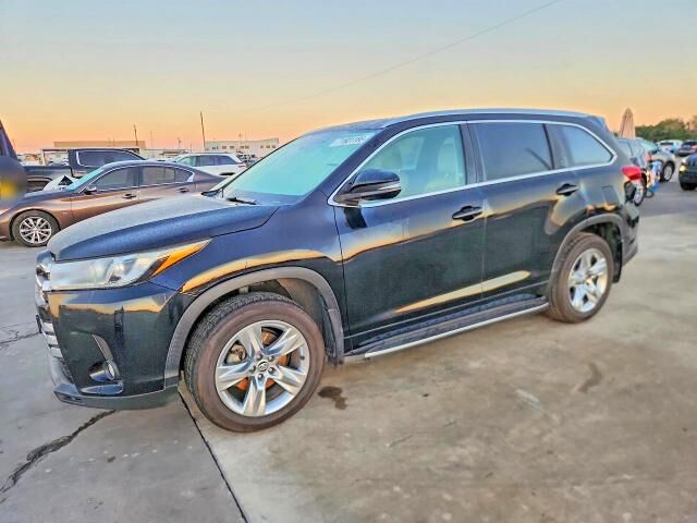 2017 TOYOTA Highlander