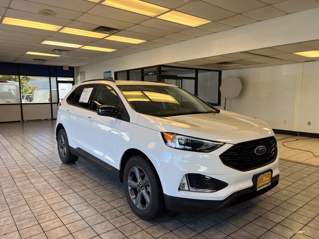 2023 FORD Edge
