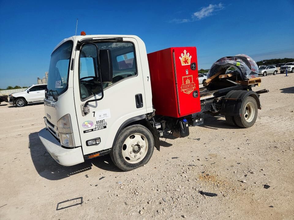 2022 ISUZU NRR