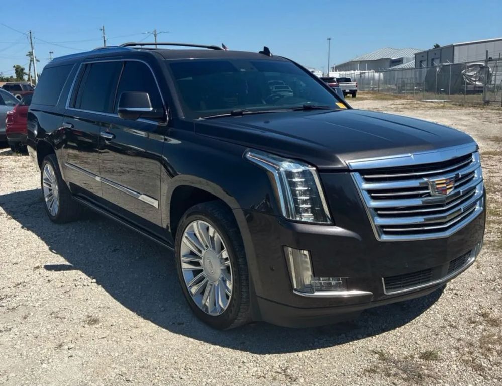 2017 CADILLAC Escalade ESV