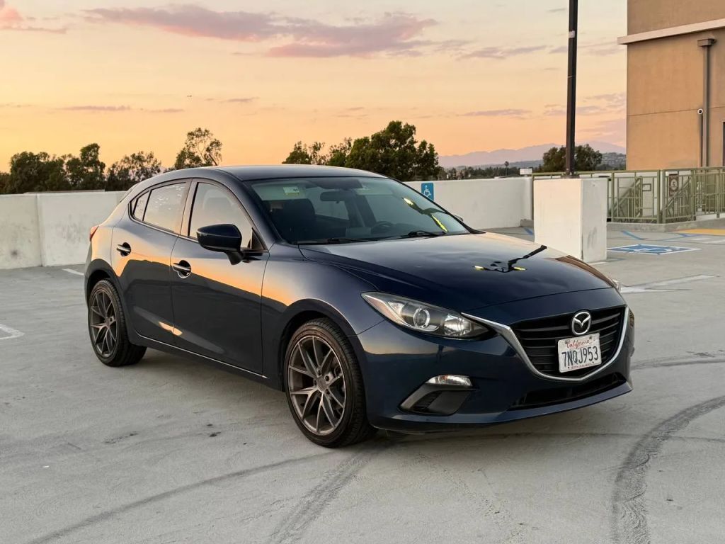2016 MAZDA Mazda3