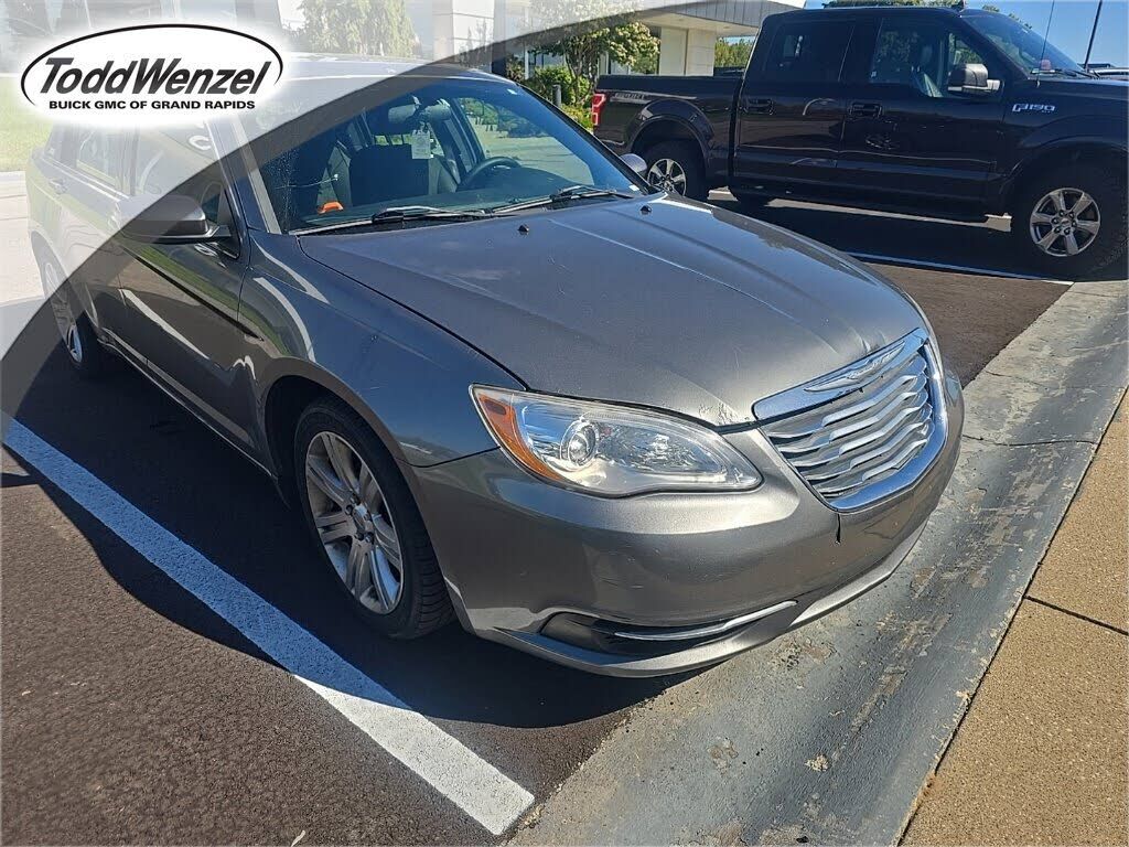 2011 CHRYSLER 200