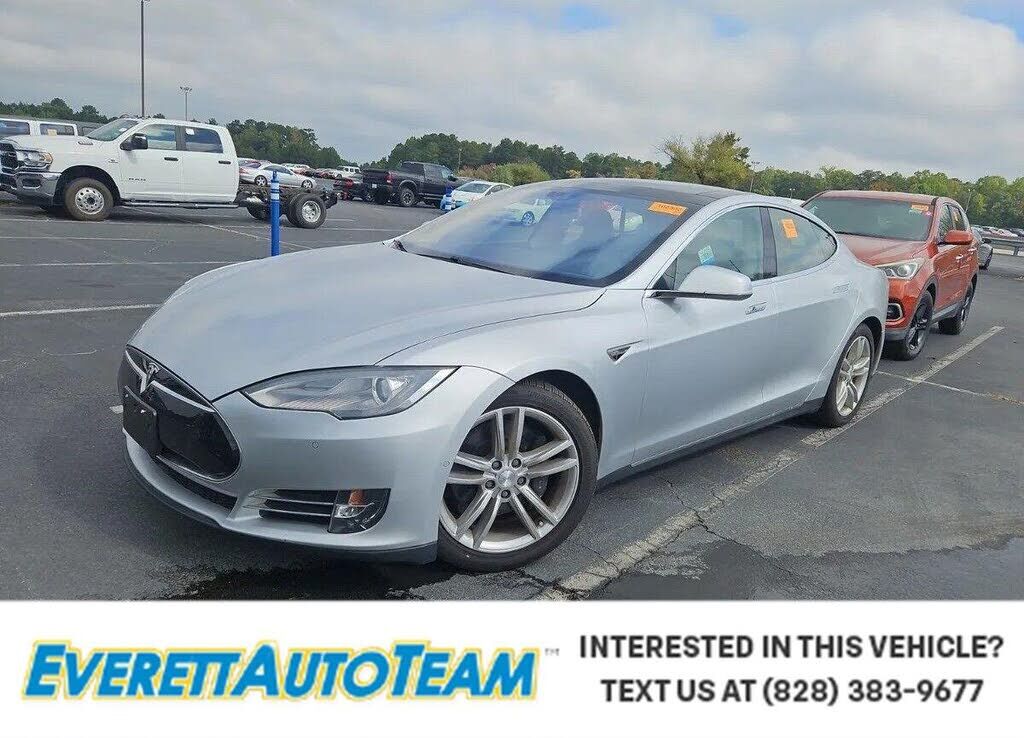 2015 TESLA Model S