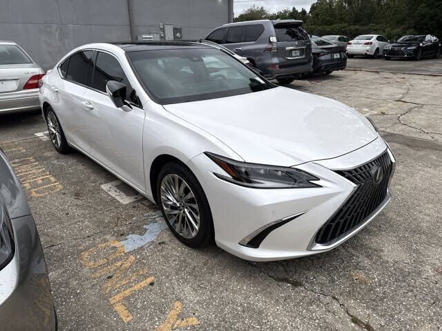 2022 LEXUS ES