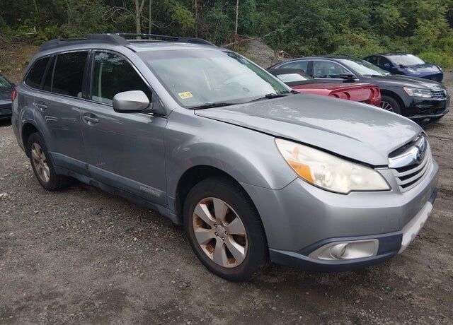 2011 SUBARU Outback