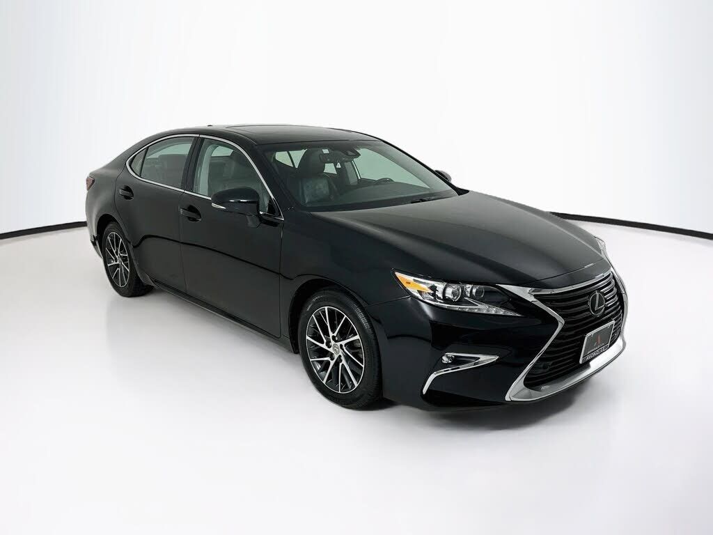 2017 LEXUS ES