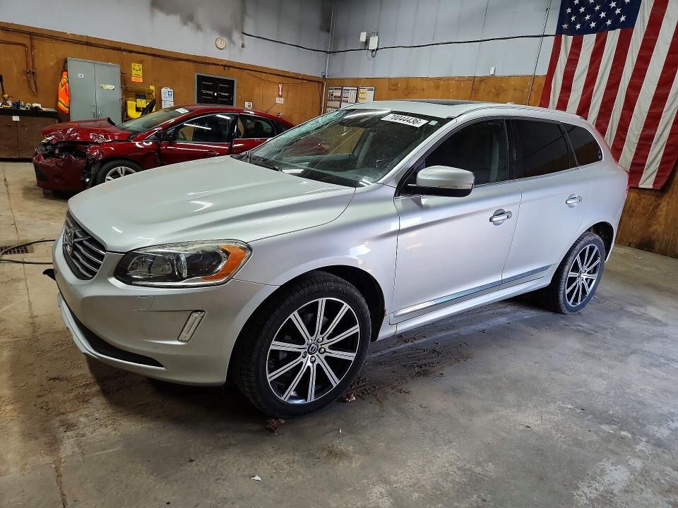 2017 VOLVO XC60