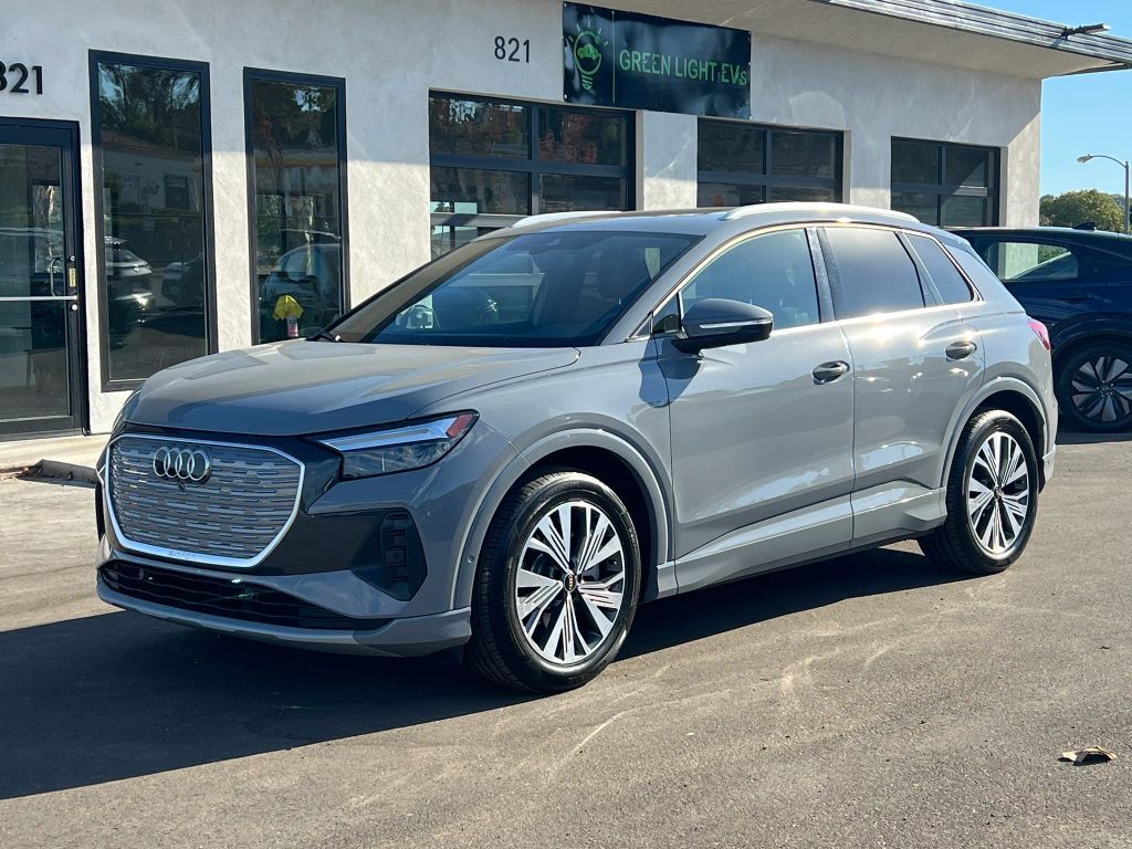 2023 AUDI Q4