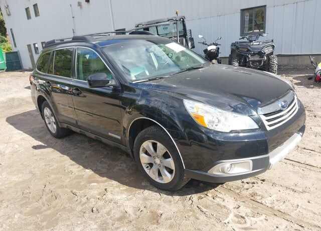 2011 SUBARU Outback