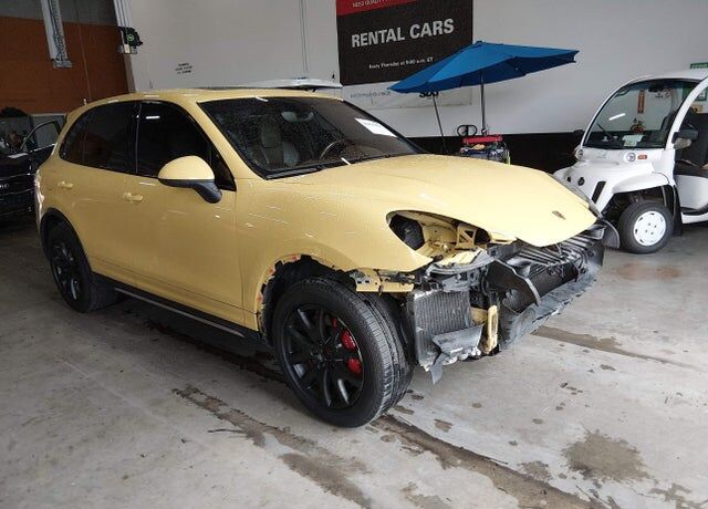 2011 PORSCHE Cayenne