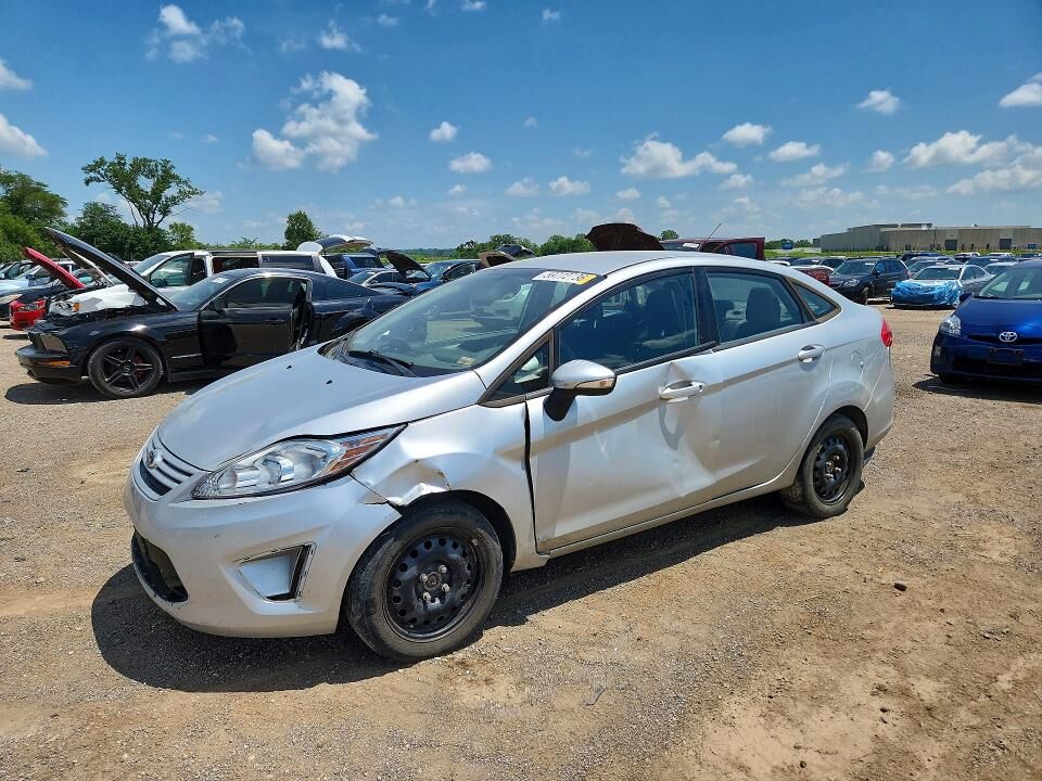 2013 FORD Fiesta