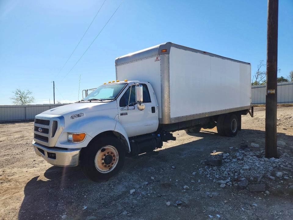 2011 FORD F-650
