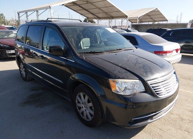 2013 CHRYSLER Town and Country