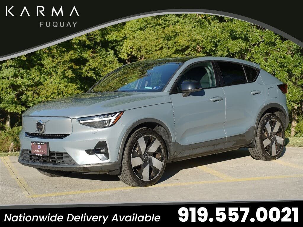 2023 VOLVO C40