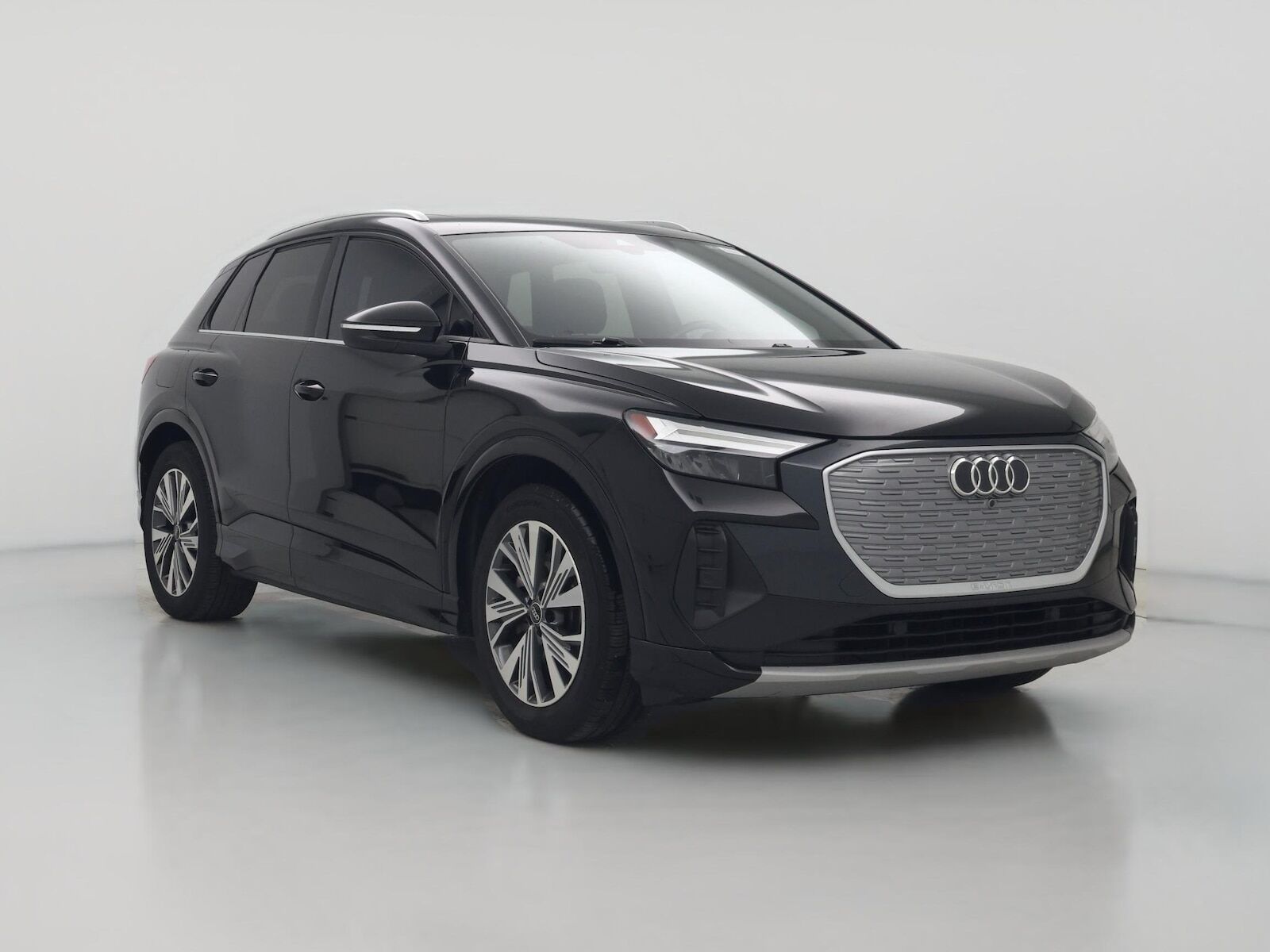 2023 AUDI Q4