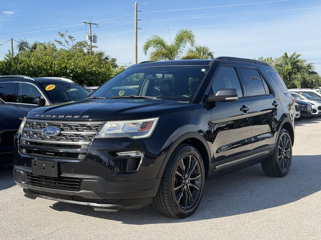 2018 FORD Explorer
