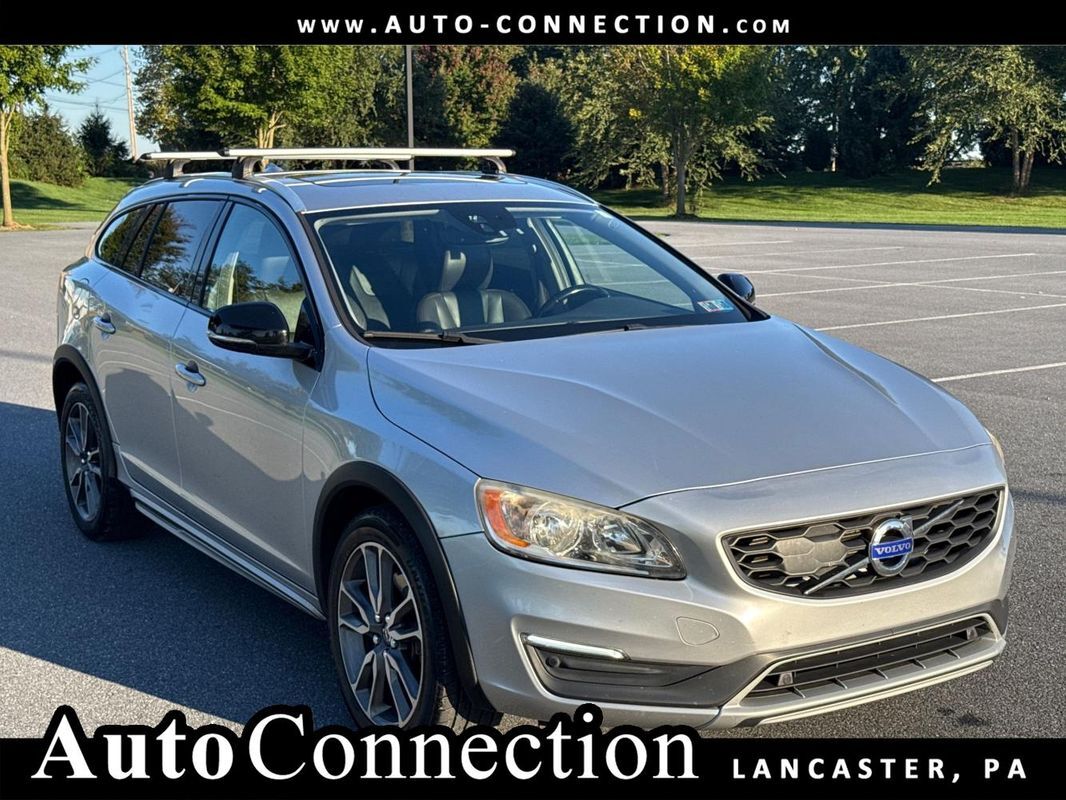 2015 VOLVO V60