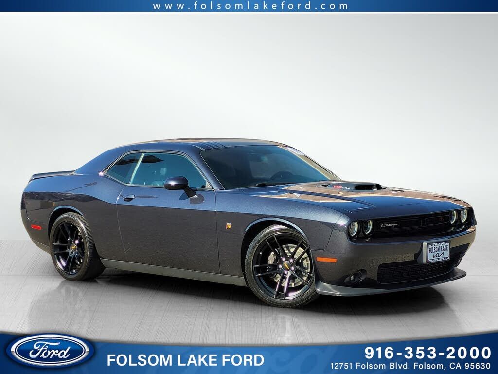 2017 DODGE Challenger