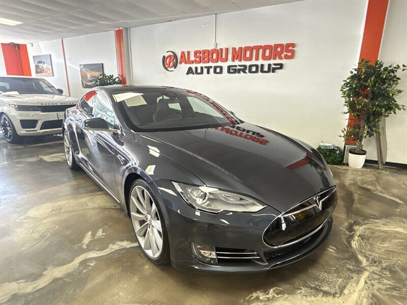 2015 TESLA Model S