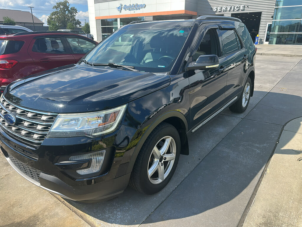 2017 FORD Explorer