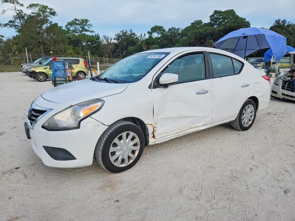 2018 NISSAN Versa