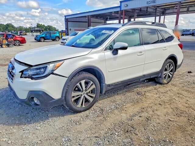 2018 SUBARU Outback