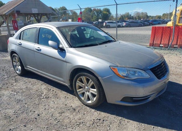 2013 CHRYSLER 200
